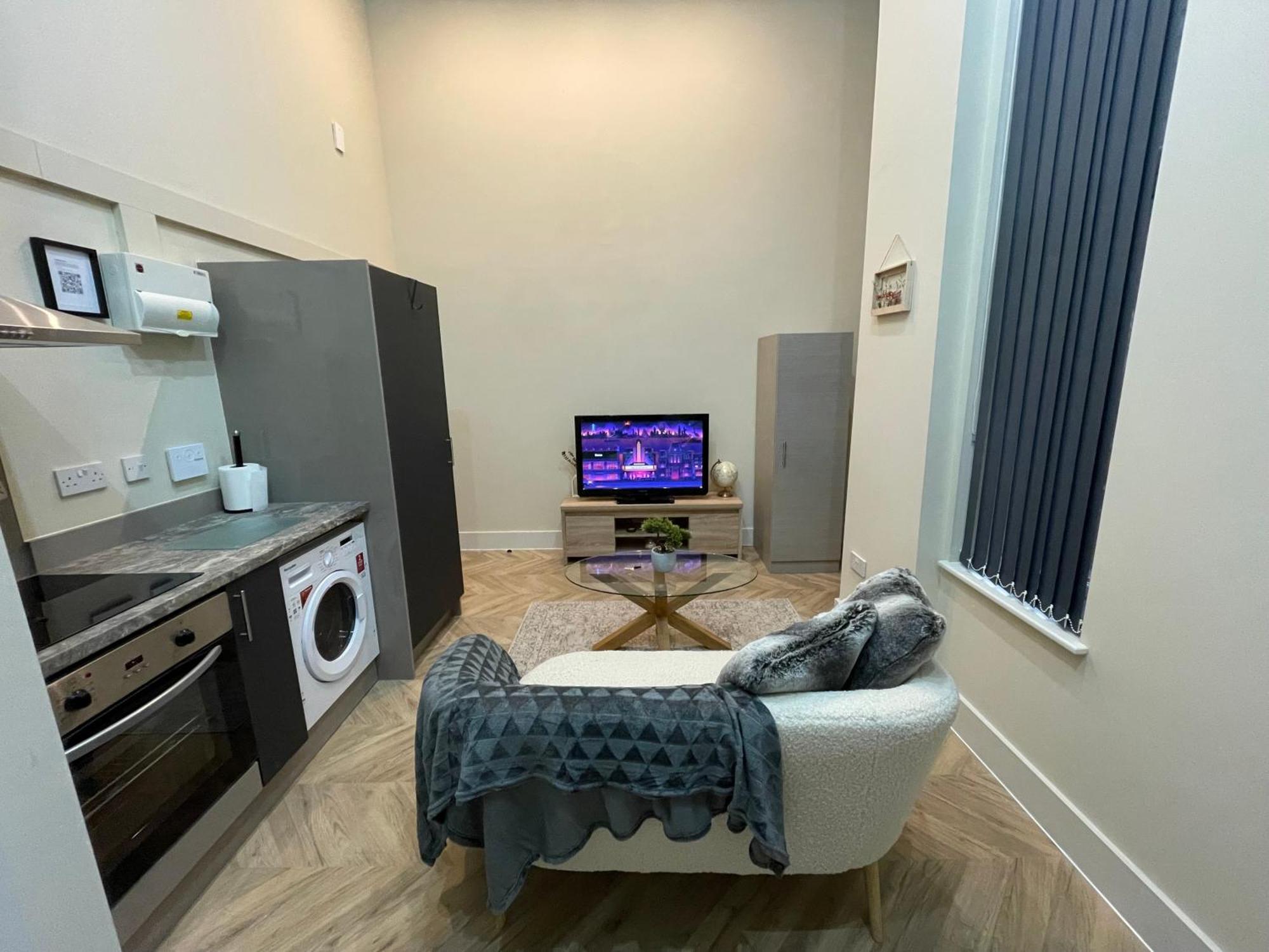 Leeds With Parking Available Apartment Central Station